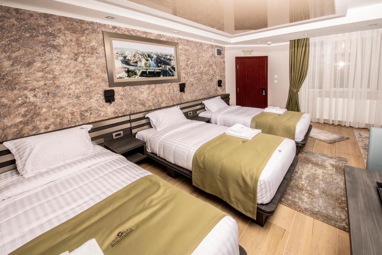 Hotel Novotheos Oradea Εξωτερικό φωτογραφία