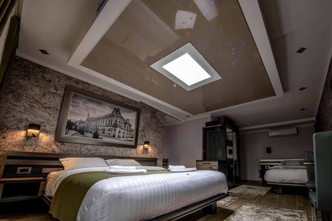 Hotel Novotheos Oradea Εξωτερικό φωτογραφία