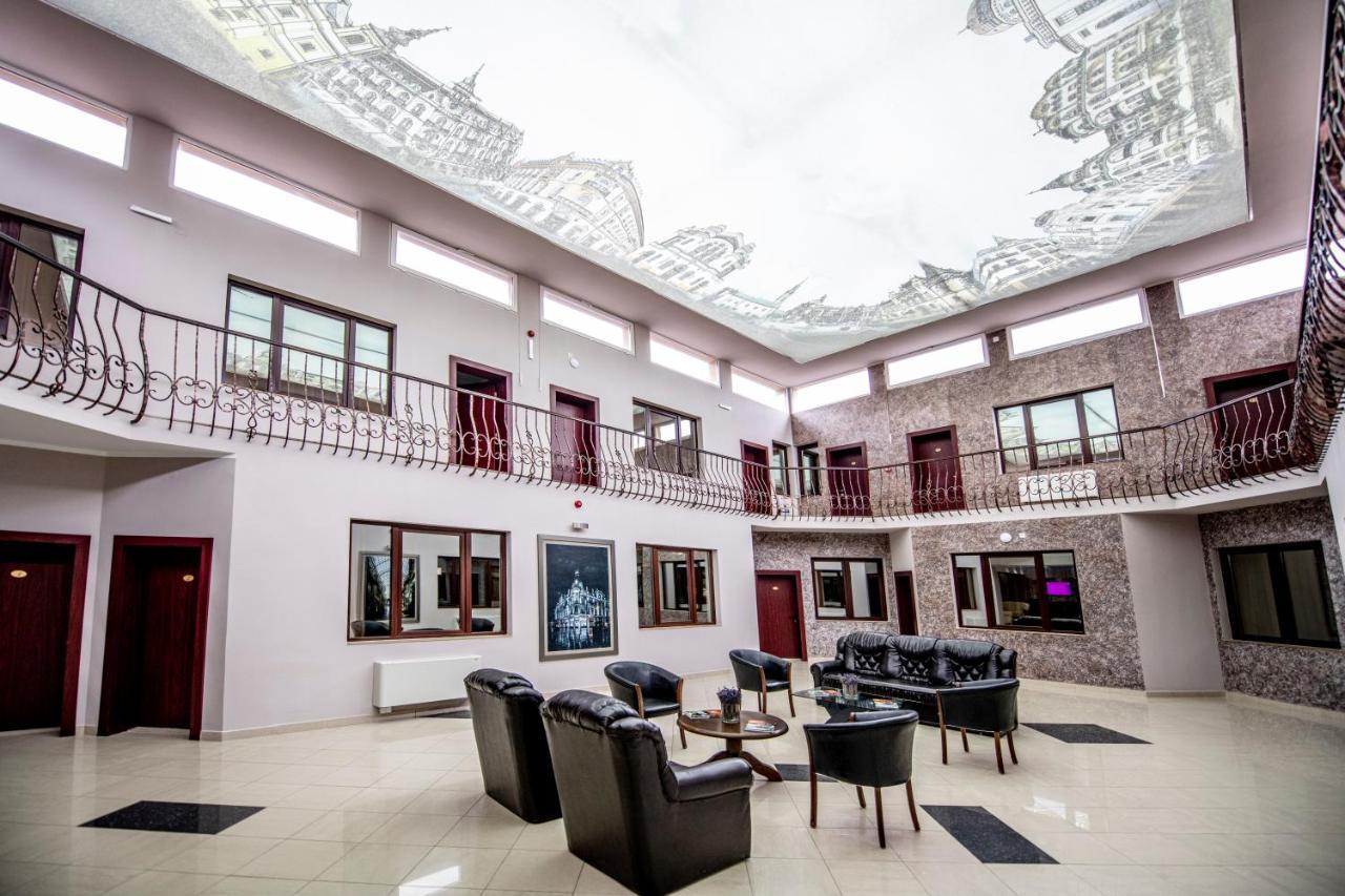 Hotel Novotheos Oradea Εξωτερικό φωτογραφία
