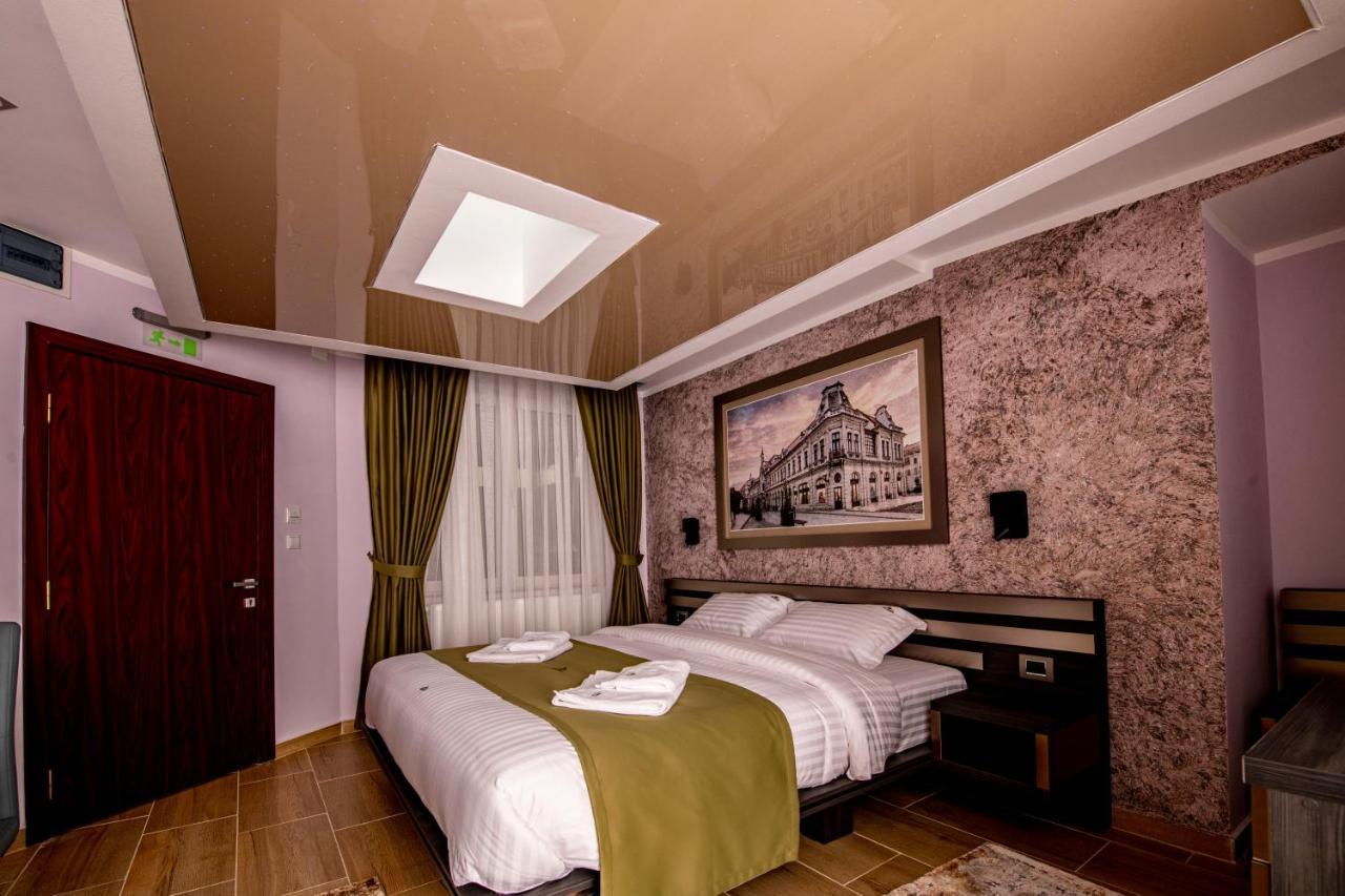 Hotel Novotheos Oradea Εξωτερικό φωτογραφία