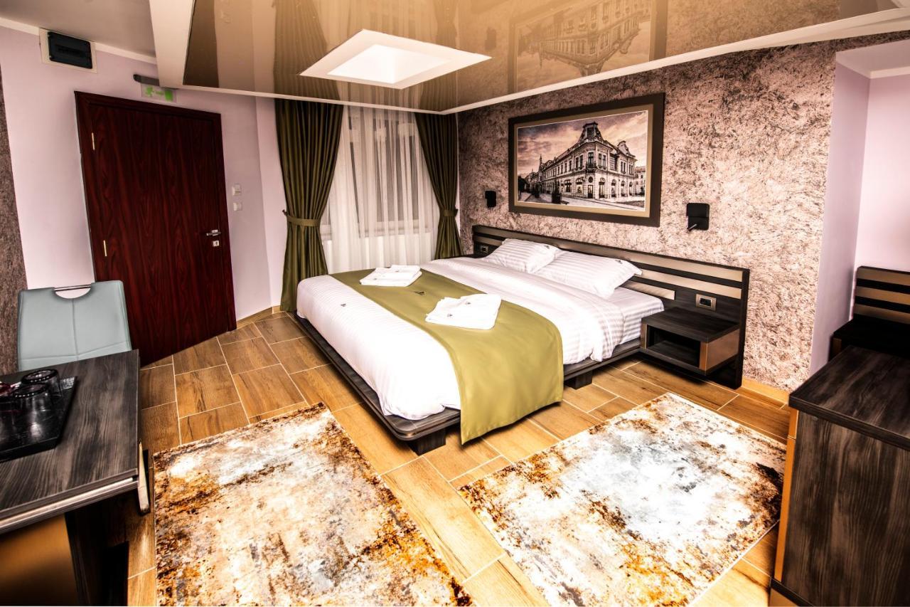 Hotel Novotheos Oradea Εξωτερικό φωτογραφία