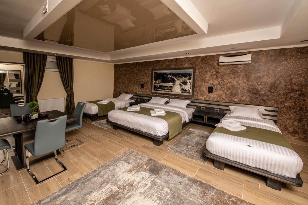 Hotel Novotheos Oradea Εξωτερικό φωτογραφία