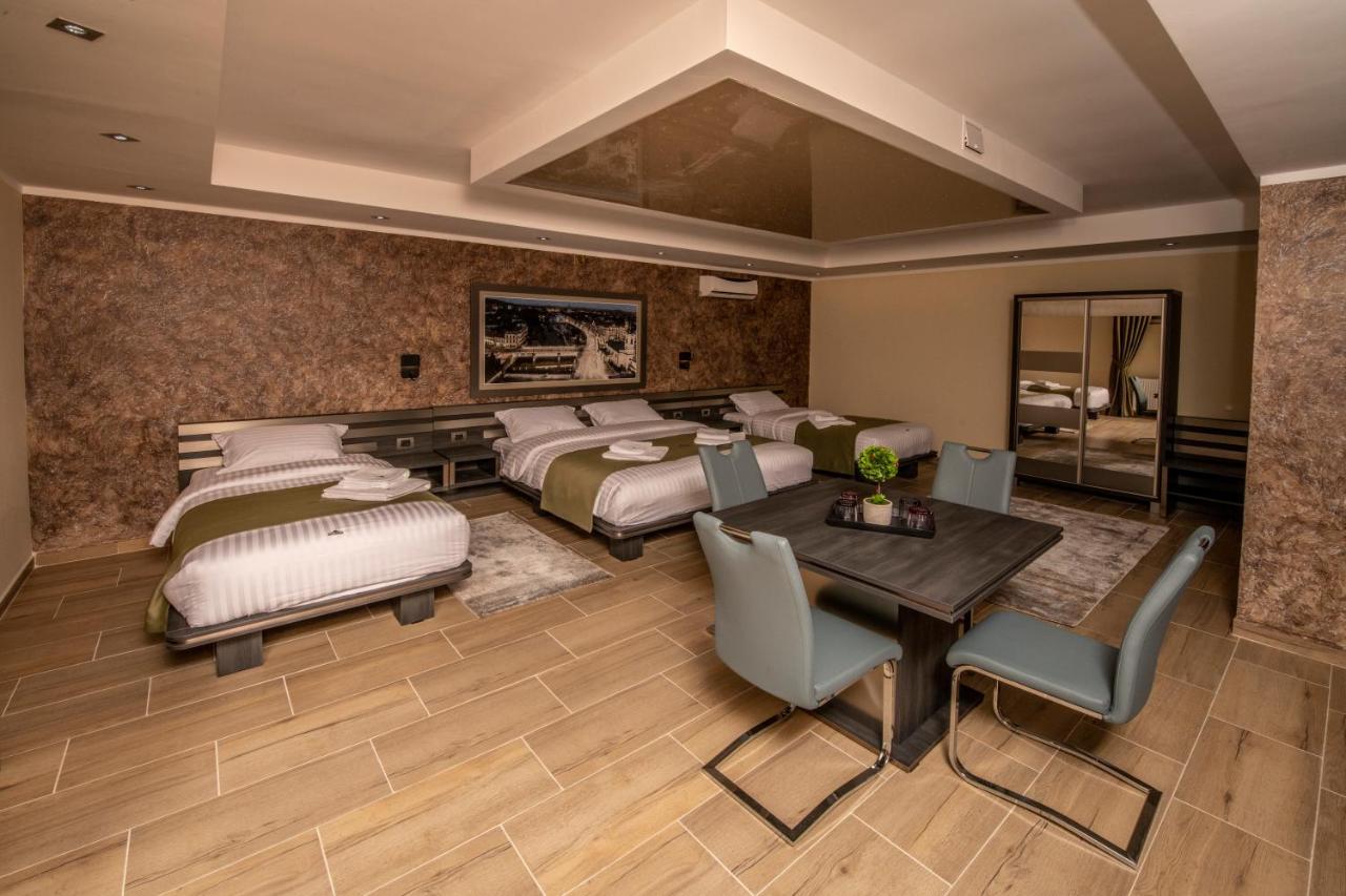 Hotel Novotheos Oradea Εξωτερικό φωτογραφία