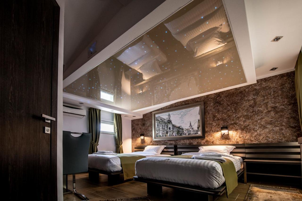 Hotel Novotheos Oradea Εξωτερικό φωτογραφία