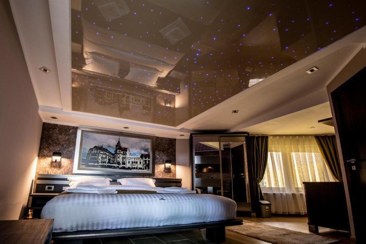 Hotel Novotheos Oradea Εξωτερικό φωτογραφία