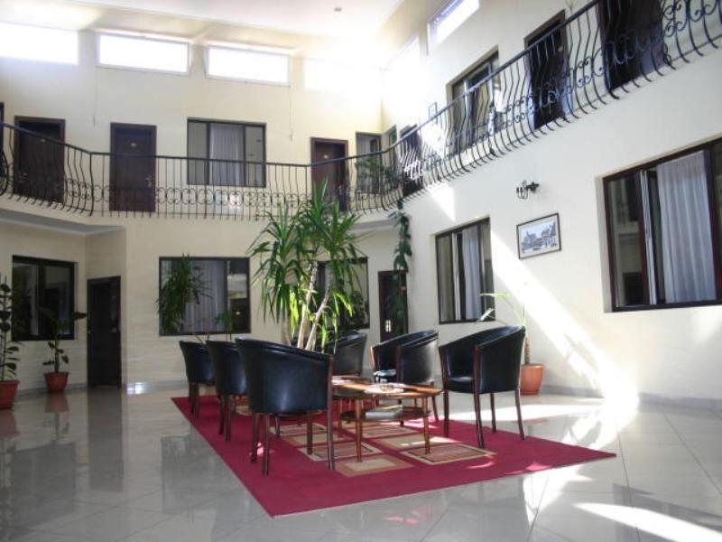 Hotel Novotheos Oradea Εξωτερικό φωτογραφία