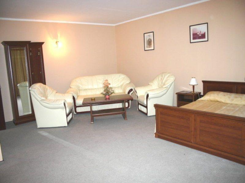 Hotel Novotheos Oradea Εξωτερικό φωτογραφία