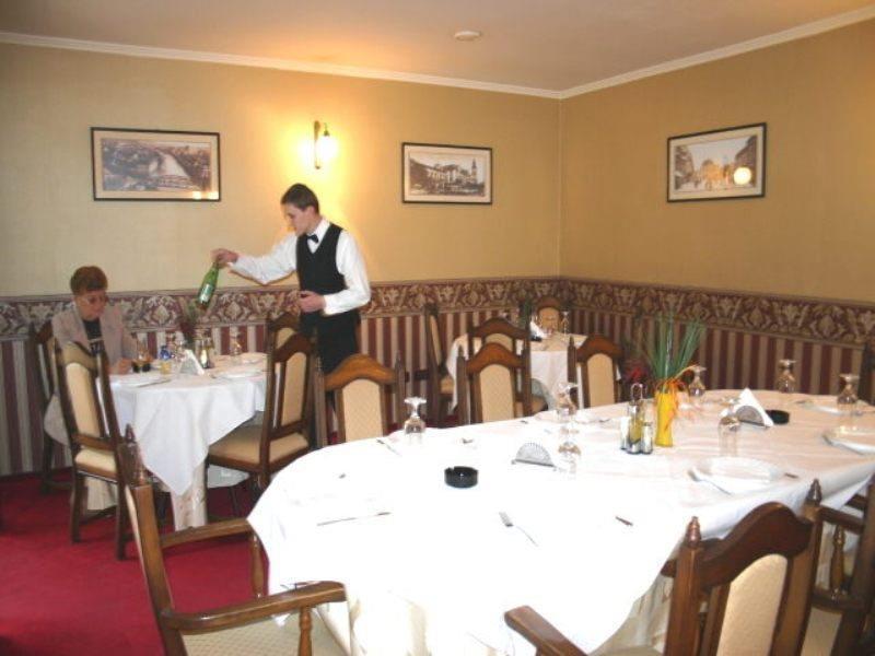 Hotel Novotheos Oradea Εξωτερικό φωτογραφία